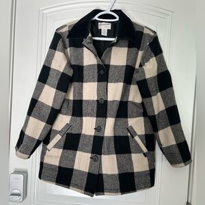 Vintage Pendleton Women's Black and Cream Checkered Pea Coat. Size S